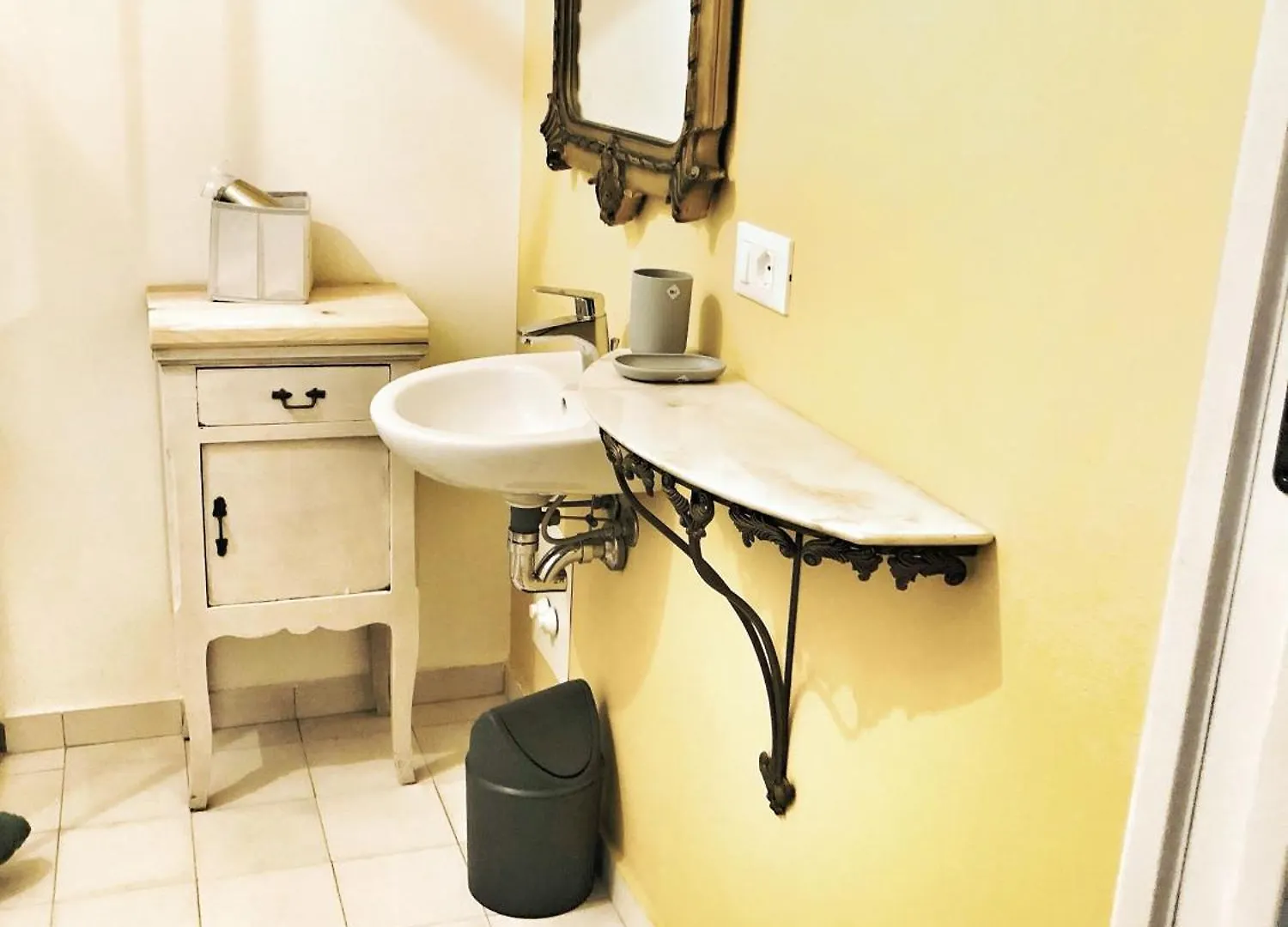 Bed and Breakfast Casa Barteei Monte Isola 0*,  Italia